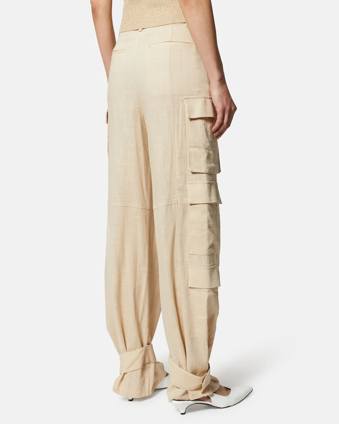 Cargo pants in linen with ankle detail