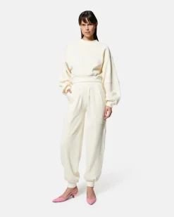 Cropped sweatshirt with large sleeves