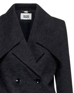 Double-breasted blazer with maxi lapels