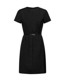 Dress with belt and essential cut