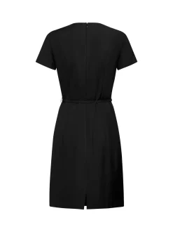 Dress with belt and essential cut
