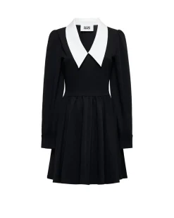 Dress with collar and wide skirt