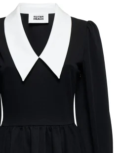 Dress with collar and wide skirt