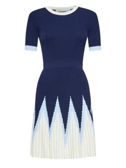 Dress with geometric pattern and contemporary design