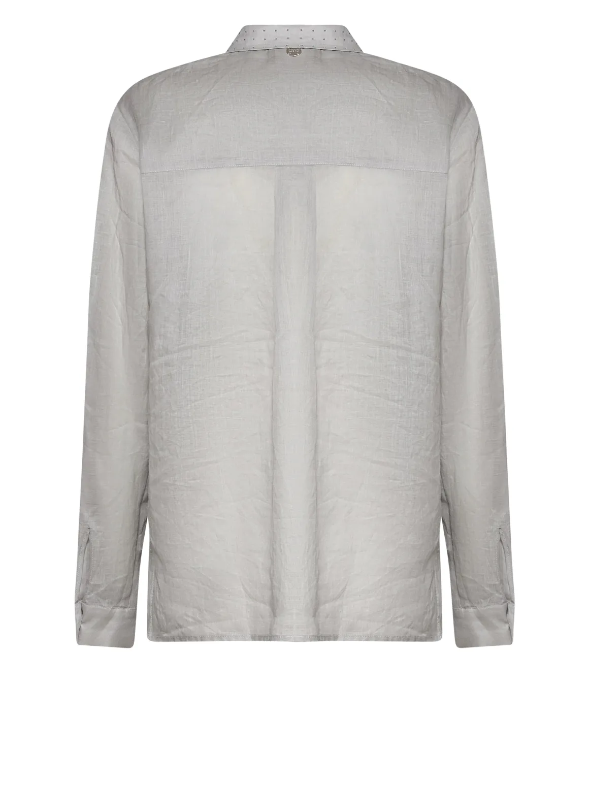 Essential shirt with a refined design