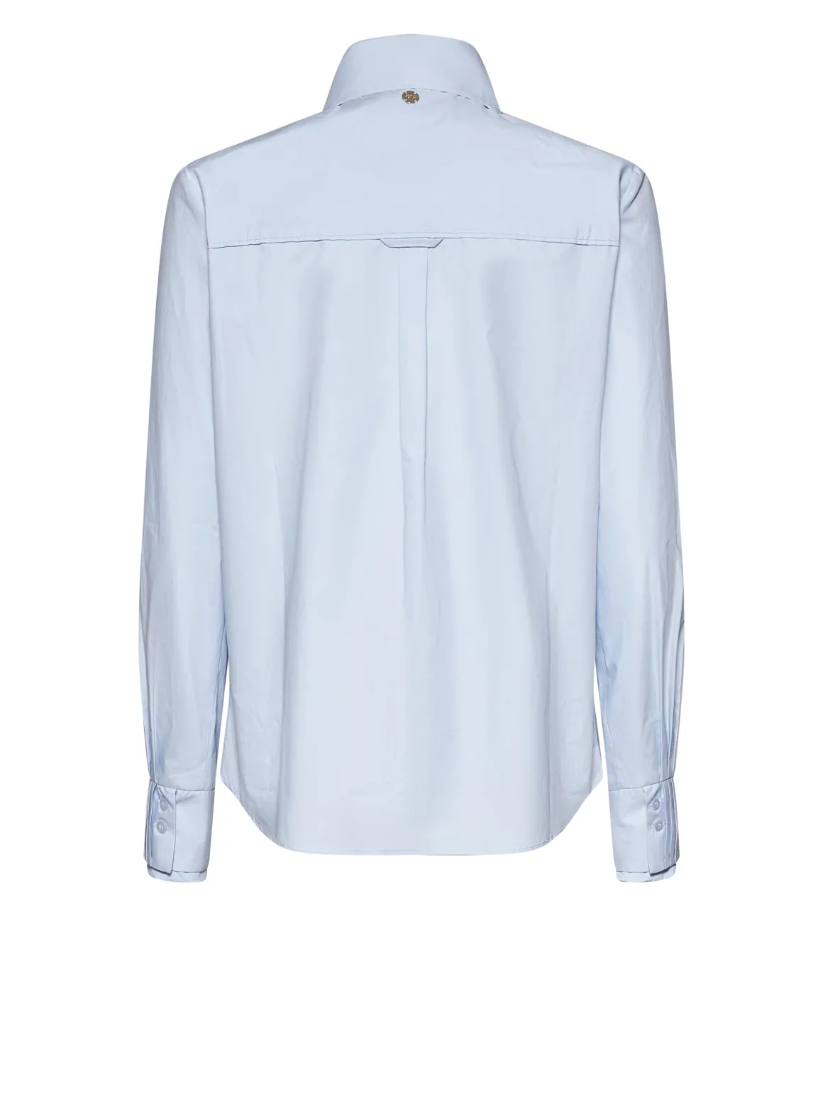 Essential shirt with a refined design