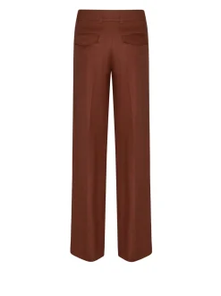 High-waisted trousers with an elegant line