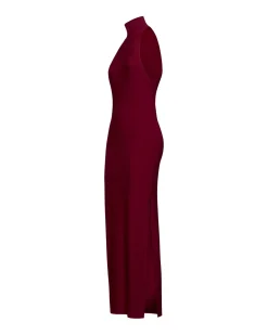 Long dress with off-the-shoulders
