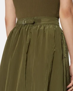 Long skirt with contrasting belt