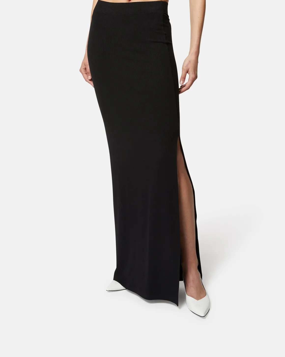 Long skirt with side slit
