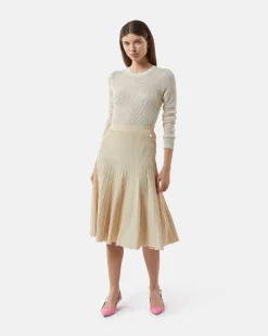 Semi -permanent perforated shirt