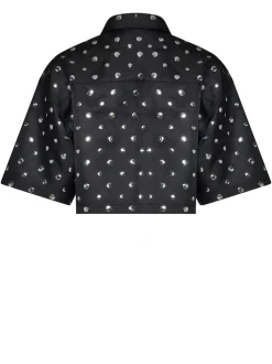 Shirt decorated with bright details