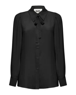 Shirt with bow at the neck