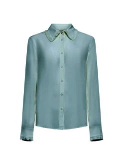 Shirt with decorated collar