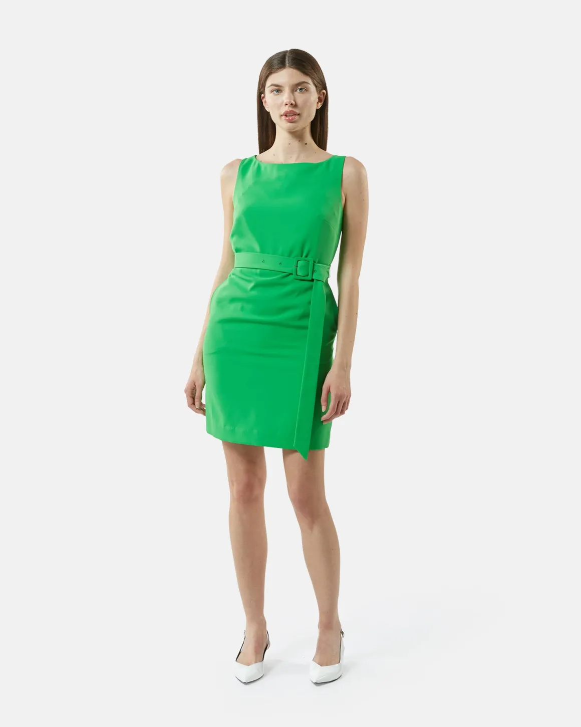 Short dress with belt