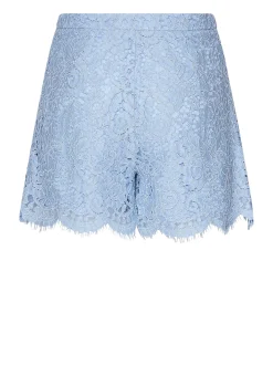 Shorts with decorative workmanship and finished edge