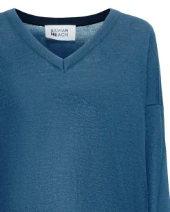 Sweater with contrasting edges