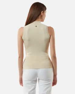 Top shoed in shirt with cut-out