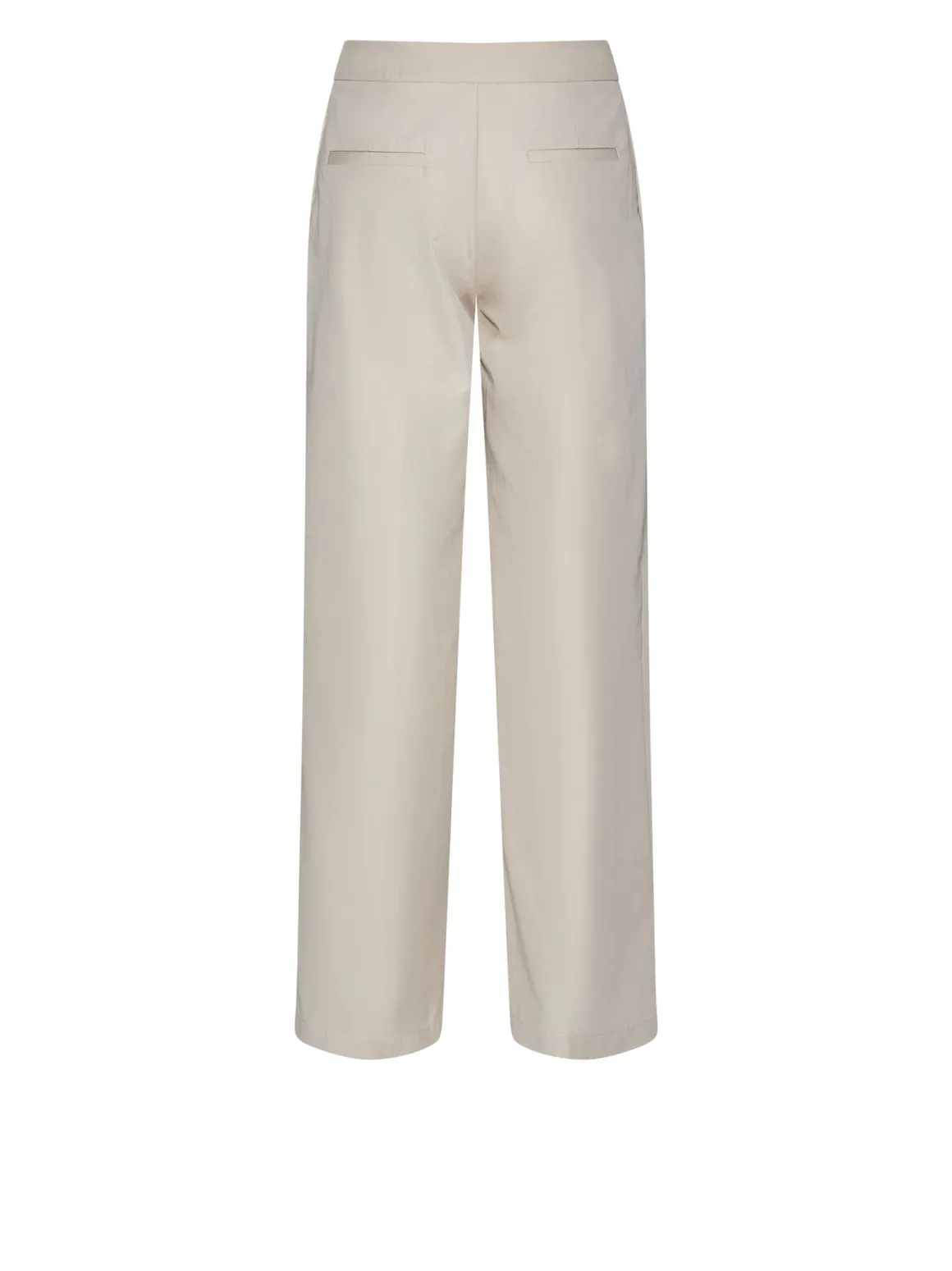 Trousers with tailored details and clean lines