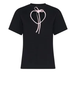T-shirt with iconic graphics and essential design