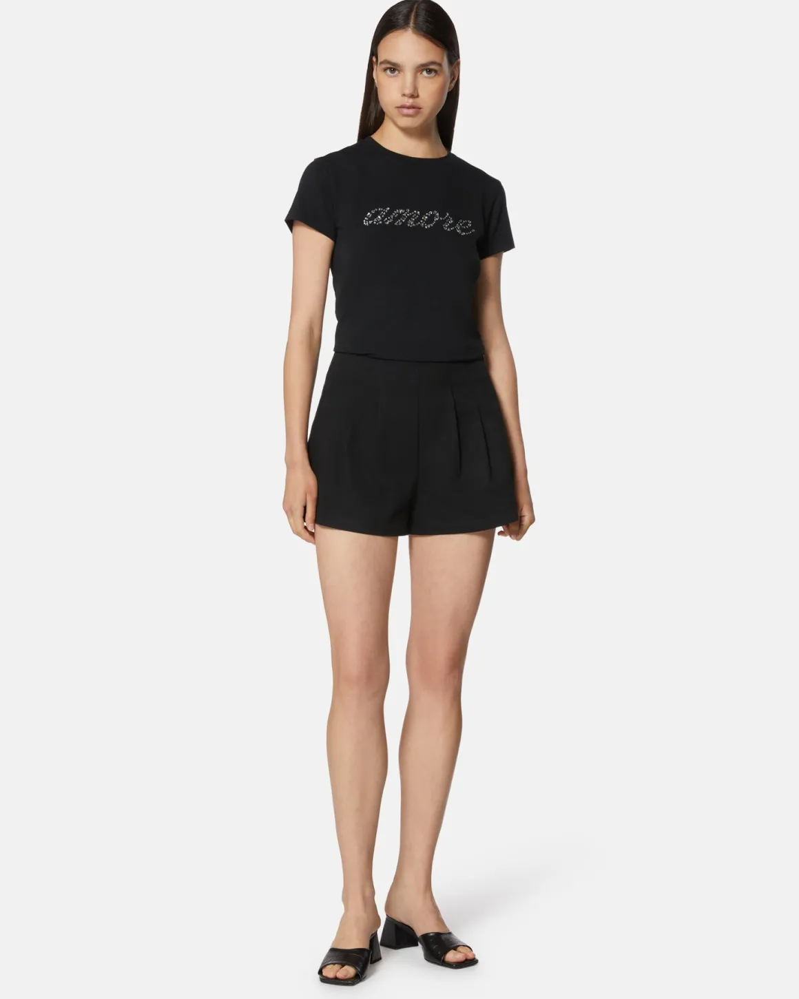 T-shirt with writing love in rhinestones
