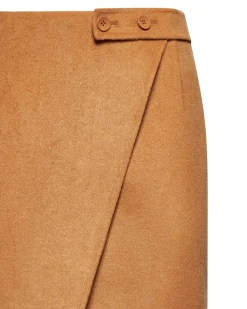 Wrap skirt with side buttoning